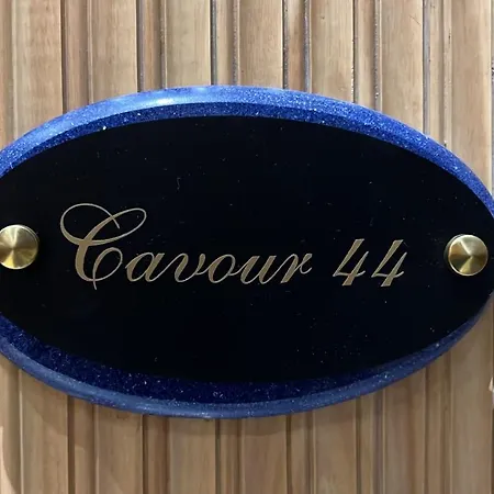 Cavour 44 *