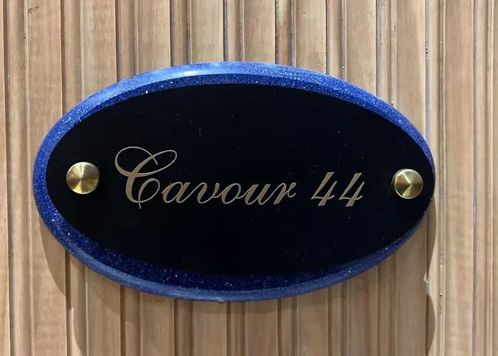 Cavour 44 *